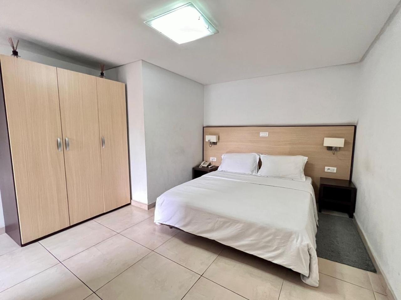 Residence Achenbach Abidjan Exterior foto