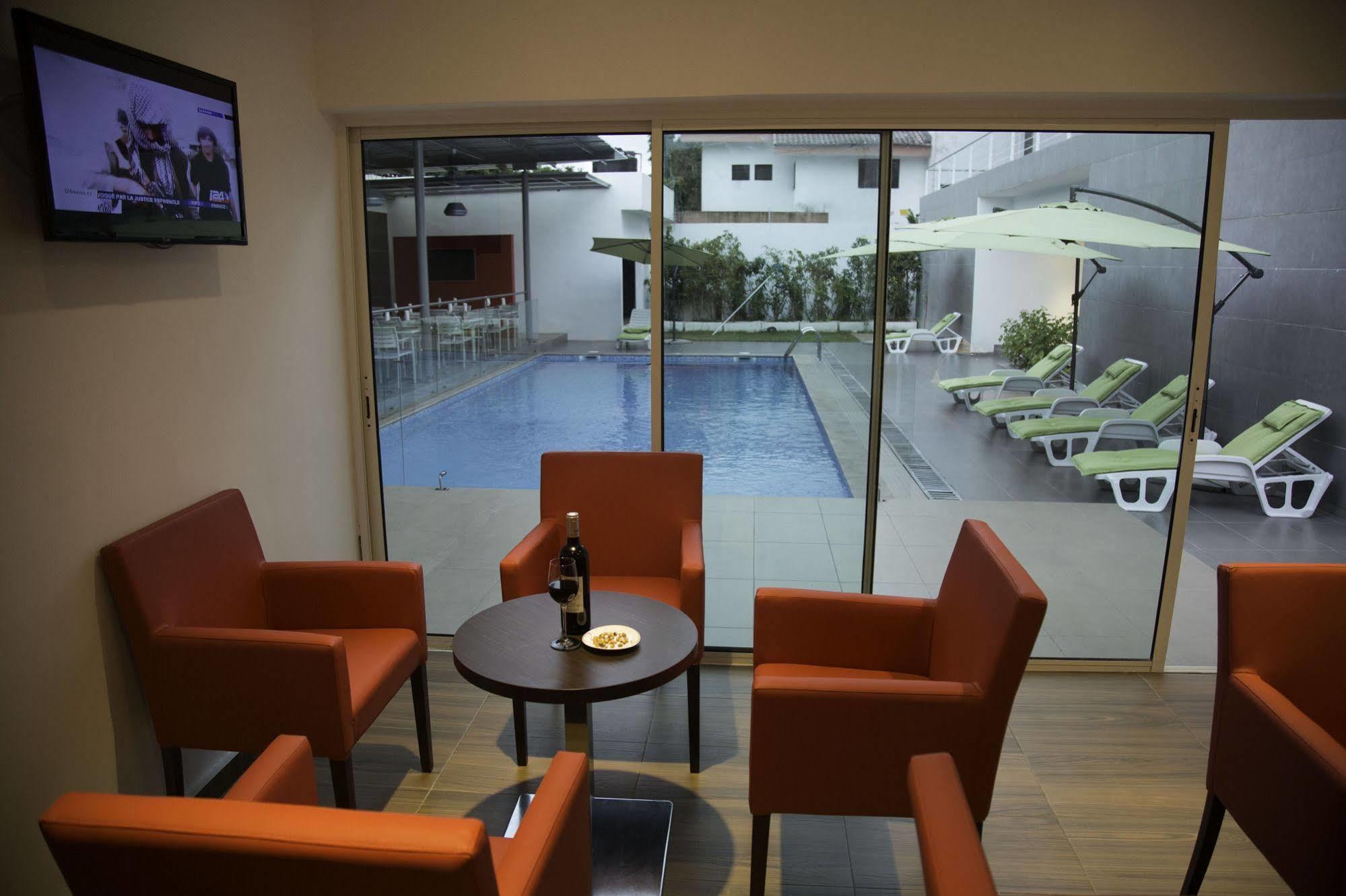 Residence Achenbach Abidjan Exterior foto